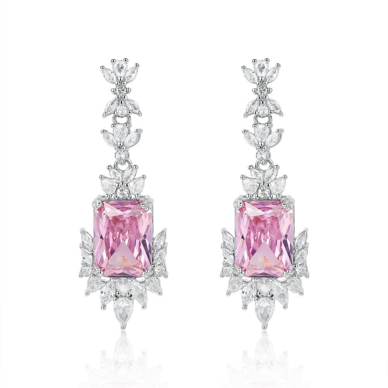 Moterų papuošalų rinkinys: žiedas, auskarai ir pakabukas su grandinėle (medžiaga: varis; elektroplavimas; grandinė: įprasta; pakabuko medžiaga: varis; leidimas: ruduo 2025)