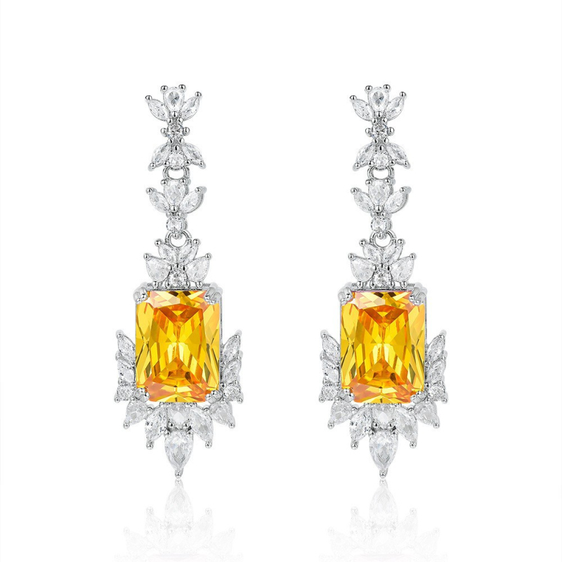 Moterų papuošalų rinkinys: žiedas, auskarai ir pakabukas su grandinėle (medžiaga: varis; elektroplavimas; grandinė: įprasta; pakabuko medžiaga: varis; leidimas: ruduo 2025)