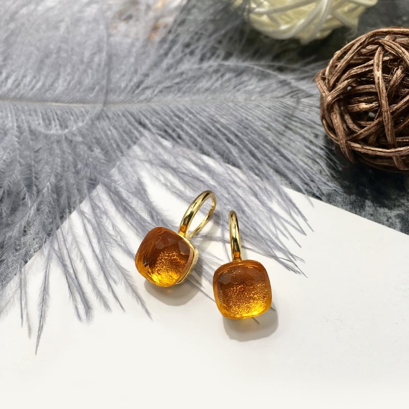 Krištolo juvelyriniai komplektas: auskarai + karoliai + rankos aksesuaras, cirkono įdėjimas, auksu dengtas paviršius, Guangzhou kilmė