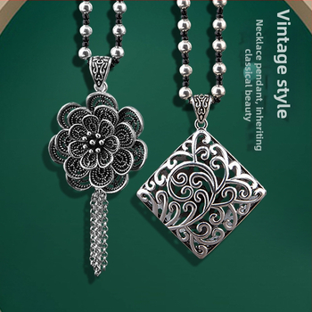 Lydinio puloverio grandinėlė, ilga karolė su kutiniu pakabuku, retro etno stilius