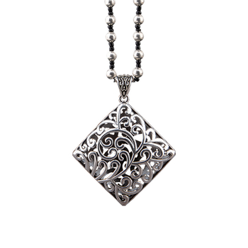 Lydinio puloverio grandinėlė, ilga karolė su kutiniu pakabuku, retro etno stilius