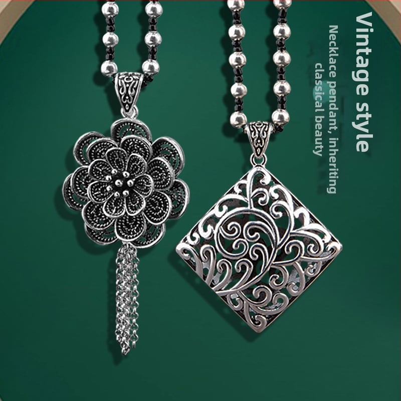 Lydinio puloverio grandinėlė, ilga karolė su kutiniu pakabuku, retro etno stilius