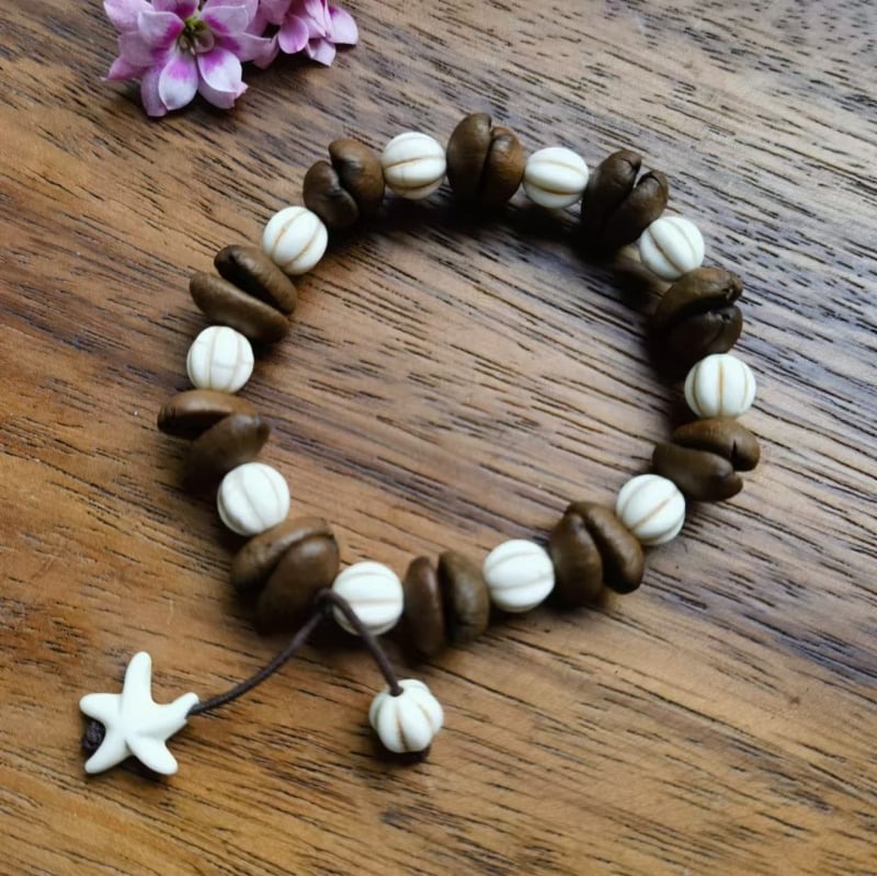 Ръчно изработена гривна от стъклени мъниста с кафеено зърно, естествен стил, унисекс, пролет 2025