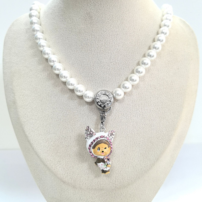 Colier Monchhichi cu design de desene animate, aliaj de zinc, lanț încrucișat, pandantiv din aliaj