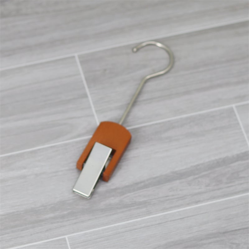 Xinyu Wood Art medinė drabužių pakaba su apvaliu žiedu, S kabliukas ir U klipas, ekspozicijos rekvizitas šalikams, dvigubo kablio stilius, apkrova iki 5 kg