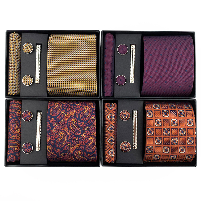 Комплект за вратовръзка с джобна кърпичка и клип за вратовръзка в подаръчна кутия — полиестерни нишки, флорална шарка, жакардова обработка, машинно шиене