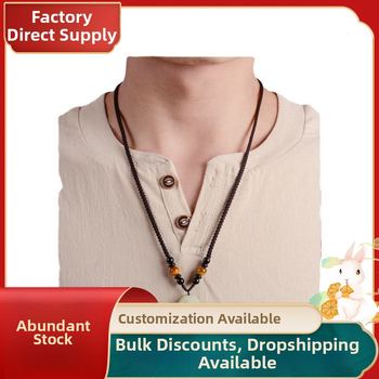 Hetianos nefrito pakabukas ant rankų pintos vėrinio, apdorotas nefritas