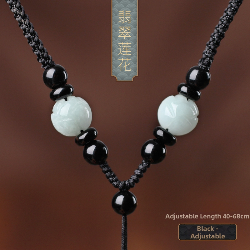 Hetianos nefrito pakabukas ant rankų pintos vėrinio, apdorotas nefritas