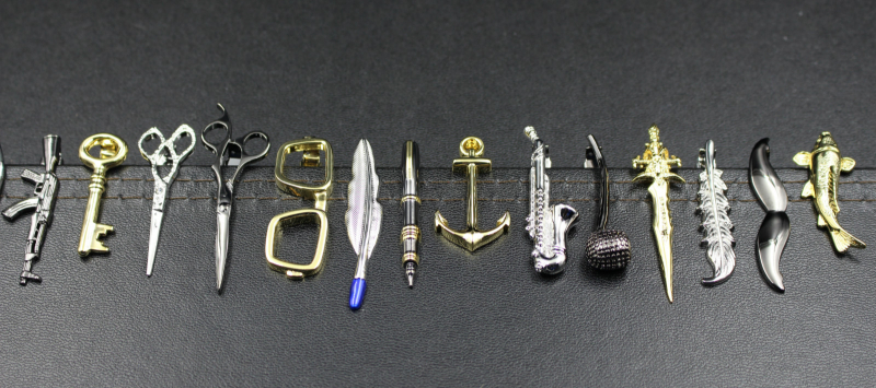 Клип за вратовръзка от мед, плоска глава, унисекс, модерен стил, дължина 4 cm, модел: очила дартс AK47