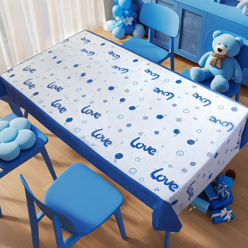 Vienkartinė storinta popierinė staltiesė vaikų gimtadienio vakarėliui – šventinis stilius, mieli animaciniai motyvai, dekoracijų rekvizitai