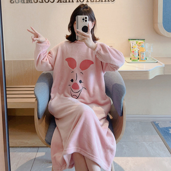 Ženski cartoon flanel pijama set, debela tkanina, 201-250 g/m², okrugli izrez, dugi rukavi