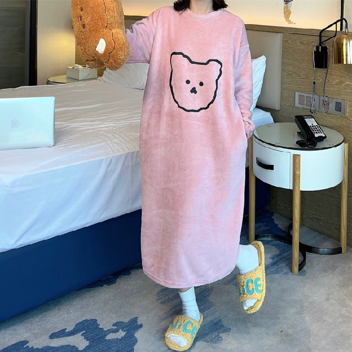 Ženski cartoon flanel pijama set, debela tkanina, 201-250 g/m², okrugli izrez, dugi rukavi