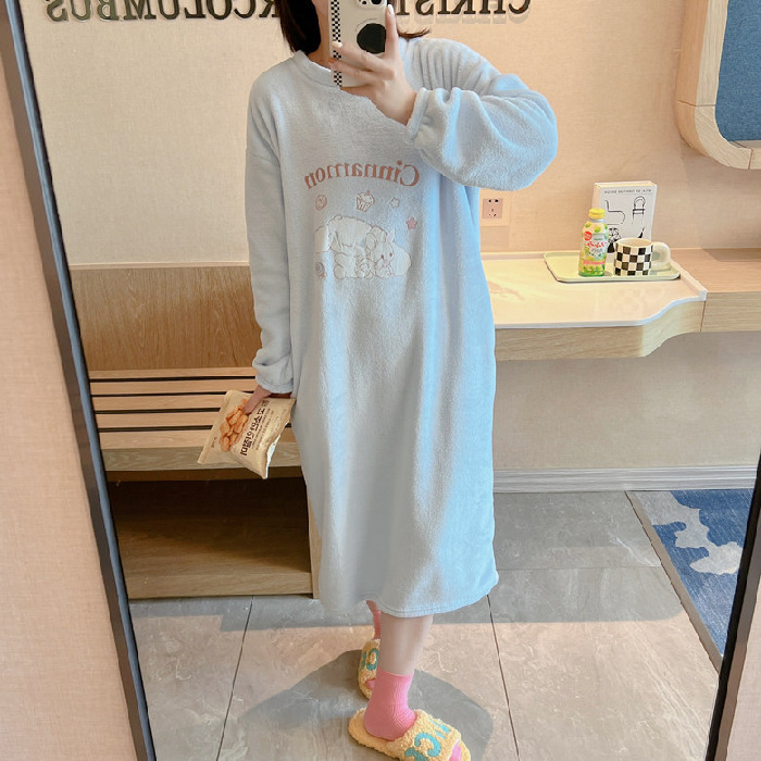 Ženski cartoon flanel pijama set, debela tkanina, 201-250 g/m², okrugli izrez, dugi rukavi