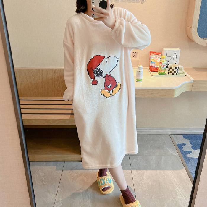 Ženski cartoon flanel pijama set, debela tkanina, 201-250 g/m², okrugli izrez, dugi rukavi