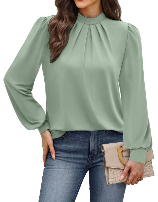 Ilgomis rankovėmis megztinis su mažuoju stovimu kaklu ir klostuotu priekiu, poliesteris, įprasta kirpimo linija, kasdienis stilius