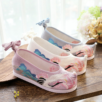 Kokvilnas auduma augšdaļa ar ziedu rakstu, burbuļojoša zole, 3–5 cm vidējā papēža, apaļa purngale