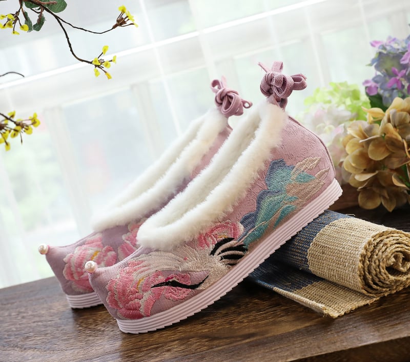 Kokvilnas auduma augšdaļa ar ziedu rakstu, burbuļojoša zole, 3–5 cm vidējā papēža, apaļa purngale