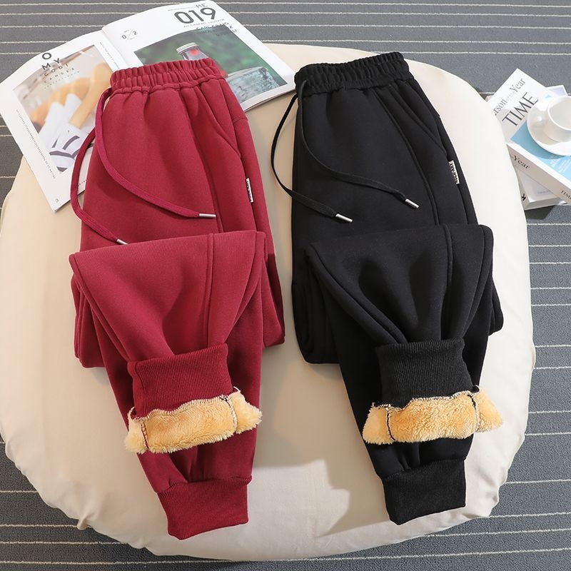 Moterų harėm jogger kelnės su fliso viduje, vilninis audinys, 50–70% vilnos, laisvas kirpimas, žiema 2025