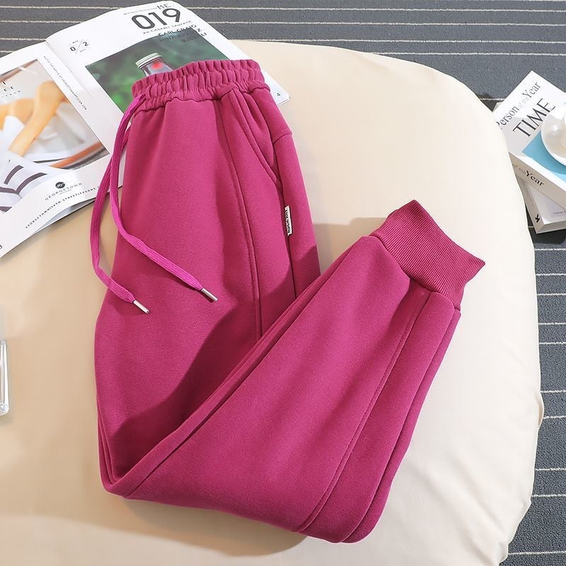 Moterų harėm jogger kelnės su fliso viduje, vilninis audinys, 50–70% vilnos, laisvas kirpimas, žiema 2025