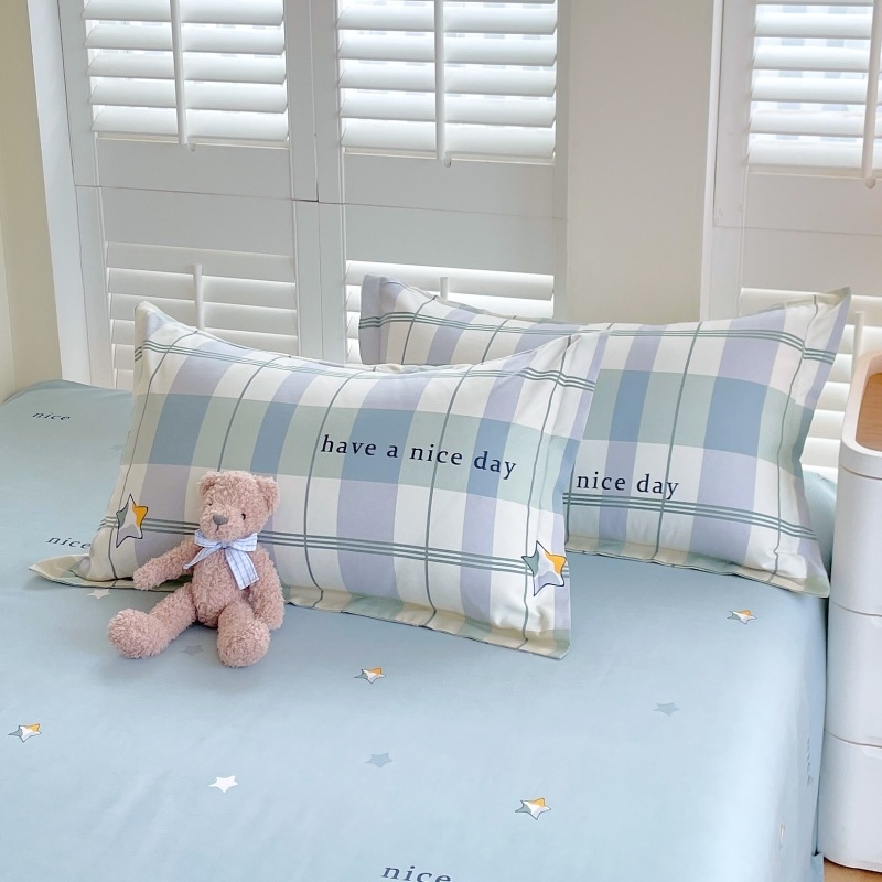 Pagalvės užvalkalas – satino poliesteris, reaktyvus spausdinimas ir dažymas, pritaikomas, šiuolaikinis minimalistinis stilius