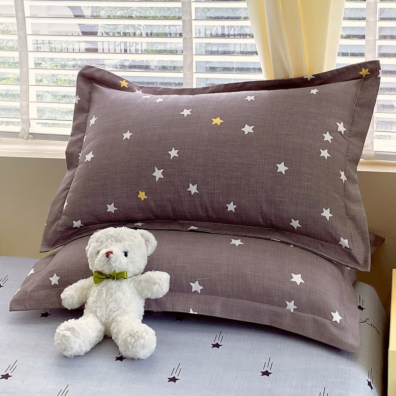 Pagalvės užvalkalas – satino poliesteris, reaktyvus spausdinimas ir dažymas, pritaikomas, šiuolaikinis minimalistinis stilius