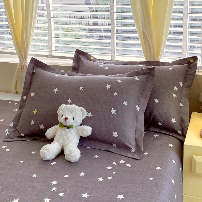 Pagalvės užvalkalas – satino poliesteris, reaktyvus spausdinimas ir dažymas, pritaikomas, šiuolaikinis minimalistinis stilius