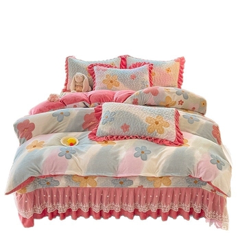 Lovos užtiesalos su nėrinių krašteliu, gėlių raštas, Milk Fleece, siūta, reaktyvus spausdinimas, keturių dalių komplektas