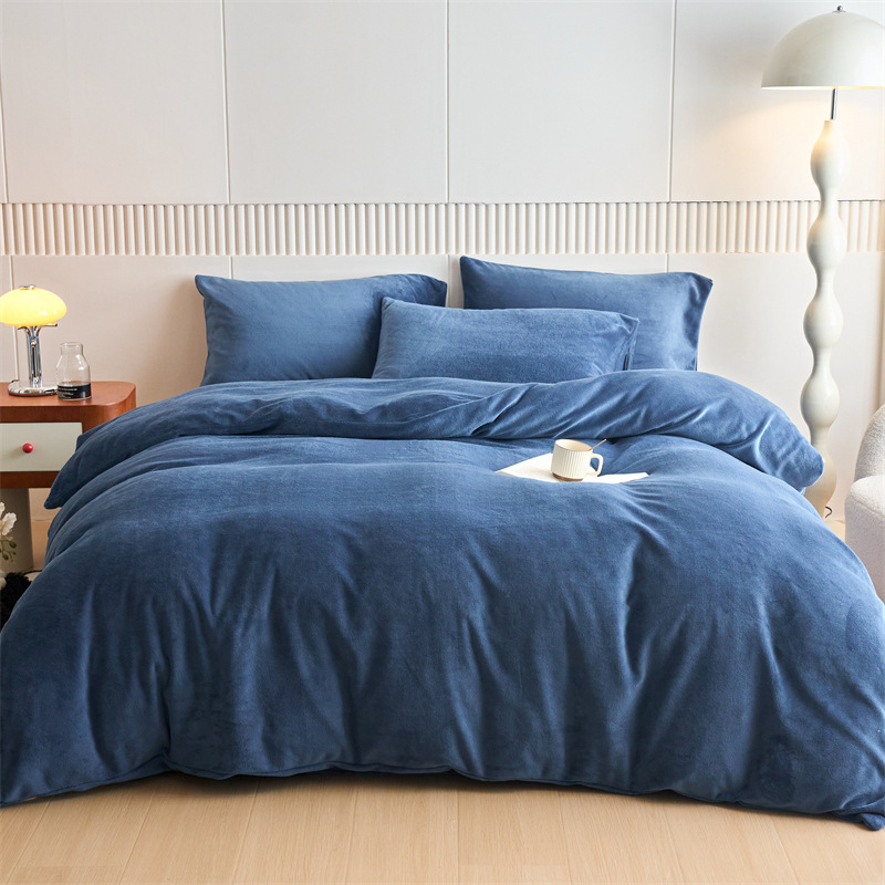 Pieno veliūro keturių dalių antklodės užvalkalų rinkinys, lakštų tipo patalynė, reaktyvinis spaudinimas ir dažymas, vientisas raštas