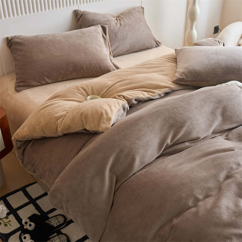 Pieno veliūro keturių dalių antklodės užvalkalų rinkinys, lakštų tipo patalynė, reaktyvinis spaudinimas ir dažymas, vientisas raštas