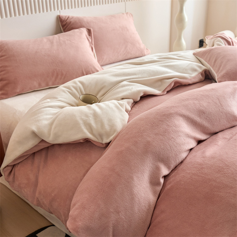 Pieno veliūro keturių dalių antklodės užvalkalų rinkinys, lakštų tipo patalynė, reaktyvinis spaudinimas ir dažymas, vientisas raštas