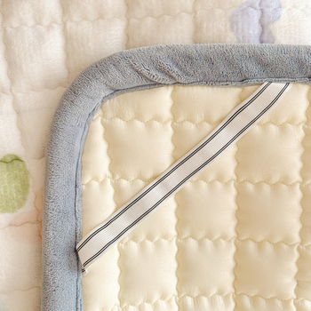 Pieno veliūro lovos užvalkalas, siuvinėtas, reagtyvus dažymas, svoris 1000–1500 g