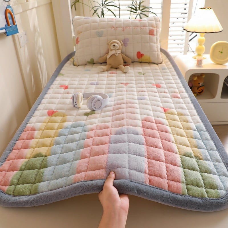 Pieno veliūro lovos užvalkalas, siuvinėtas, reagtyvus dažymas, svoris 1000–1500 g