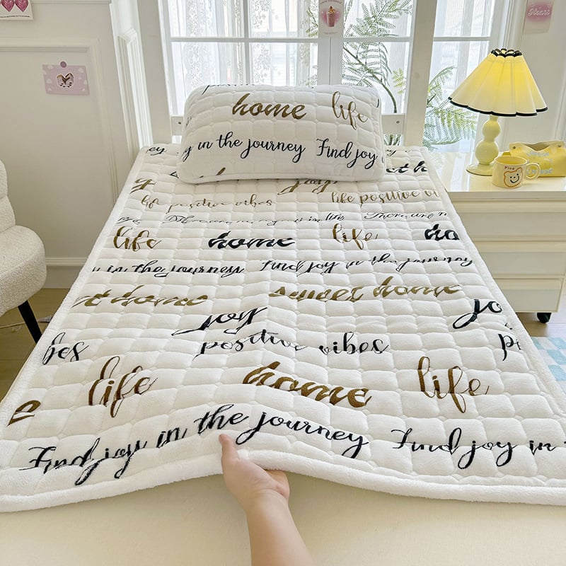 Pieno veliūro lovos užvalkalas, siuvinėtas, reagtyvus dažymas, svoris 1000–1500 g