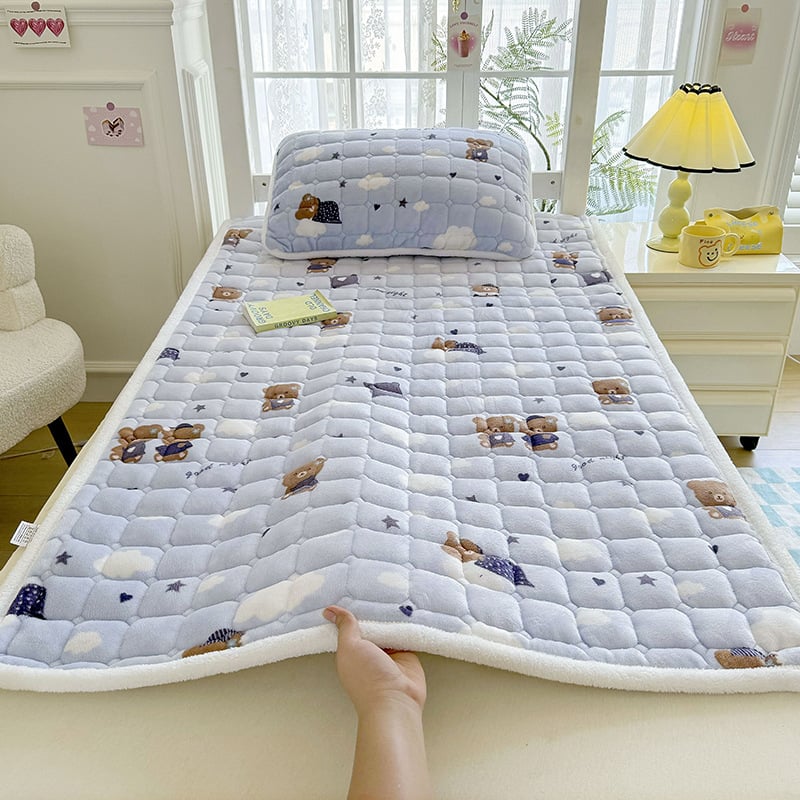 Pieno veliūro lovos užvalkalas, siuvinėtas, reagtyvus dažymas, svoris 1000–1500 g