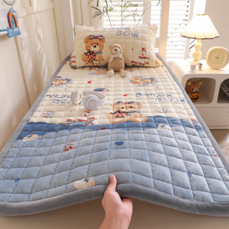 Pieno veliūro lovos užvalkalas, siuvinėtas, reagtyvus dažymas, svoris 1000–1500 g