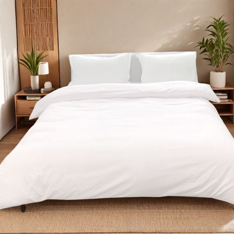 Poliesterio‑medvilnės patalynės komplektas, keturių dalių, vientisas raštas, brushed ir quilted, paprasta pynimo audinys, svoris 1000–1500 g