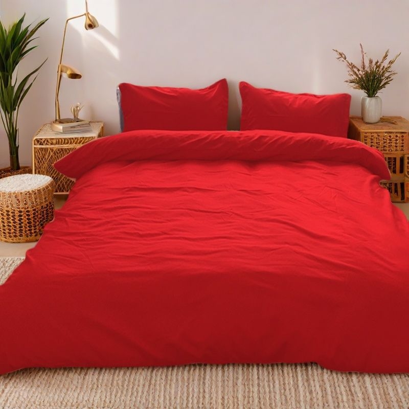 Poliesterio‑medvilnės patalynės komplektas, keturių dalių, vientisas raštas, brushed ir quilted, paprasta pynimo audinys, svoris 1000–1500 g