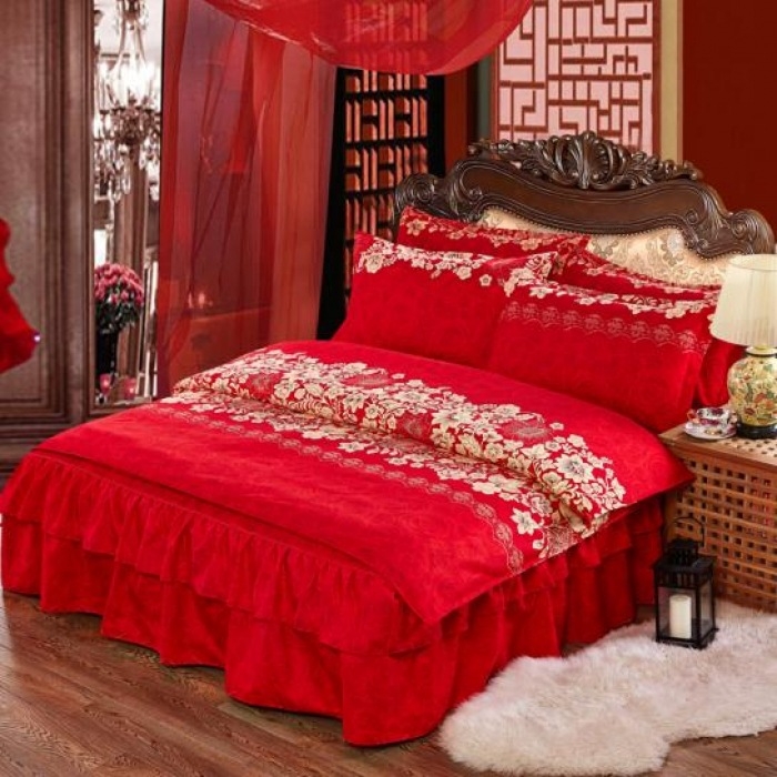 Vestuvių patalynės komplektas su dviejų sluoksnių lovos kraštu, keturių dalių komplektas; poliesterio medvilnė; gėlių raštas; reaktyvus spausdinimas; 500–800 g; tinka visoms sezonoms