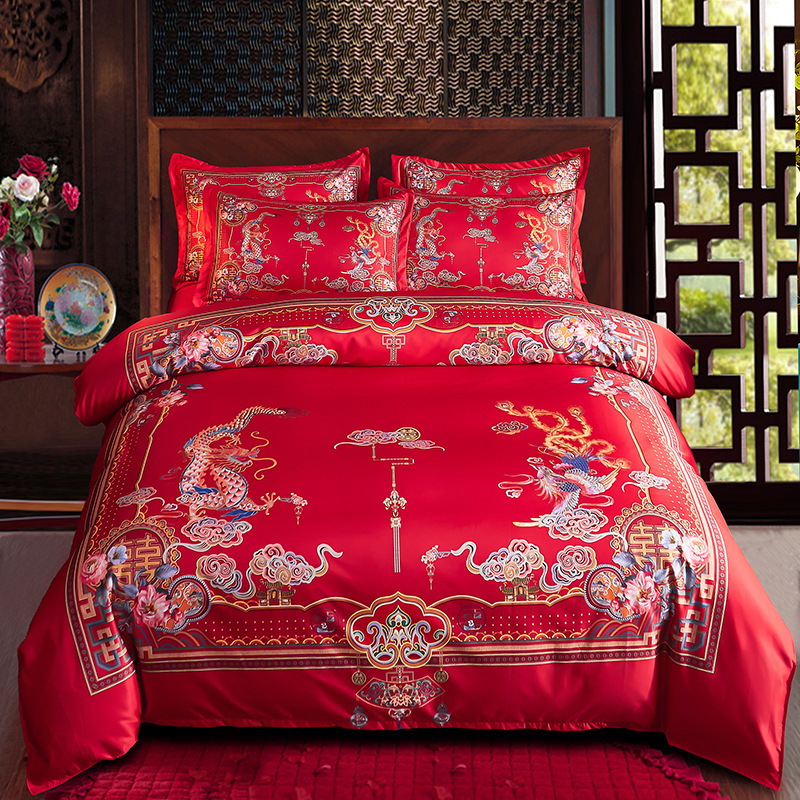 Vestuvių patalynės komplektas su dviejų sluoksnių lovos kraštu, keturių dalių komplektas; poliesterio medvilnė; gėlių raštas; reaktyvus spausdinimas; 500–800 g; tinka visoms sezonoms