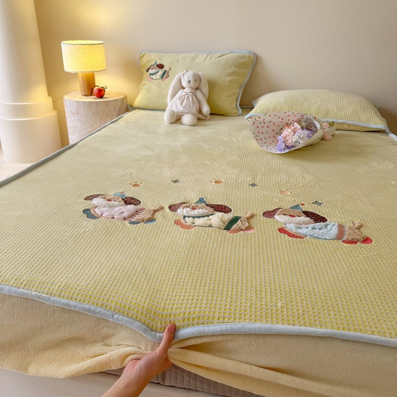 Trys dalių patalynės komplektas su animaciniu piešiniu, sintetinių pluoštų su reaktyviu dažymu, įtemptas lakštas