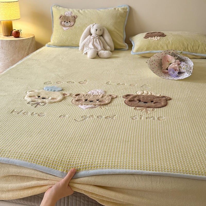 Trys dalių patalynės komplektas su animaciniu piešiniu, sintetinių pluoštų su reaktyviu dažymu, įtemptas lakštas