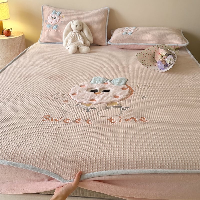 Trys dalių patalynės komplektas su animaciniu piešiniu, sintetinių pluoštų su reaktyviu dažymu, įtemptas lakštas