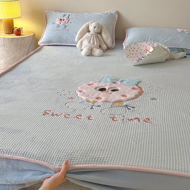 Trys dalių patalynės komplektas su animaciniu piešiniu, sintetinių pluoštų su reaktyviu dažymu, įtemptas lakštas