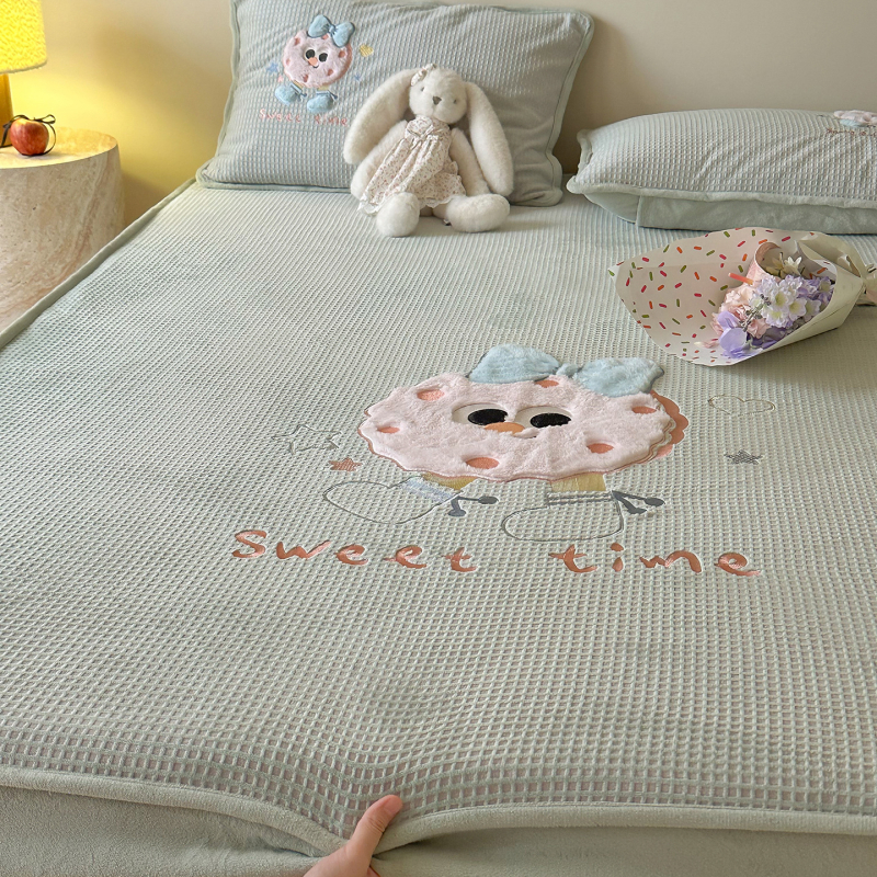 Trys dalių patalynės komplektas su animaciniu piešiniu, sintetinių pluoštų su reaktyviu dažymu, įtemptas lakštas