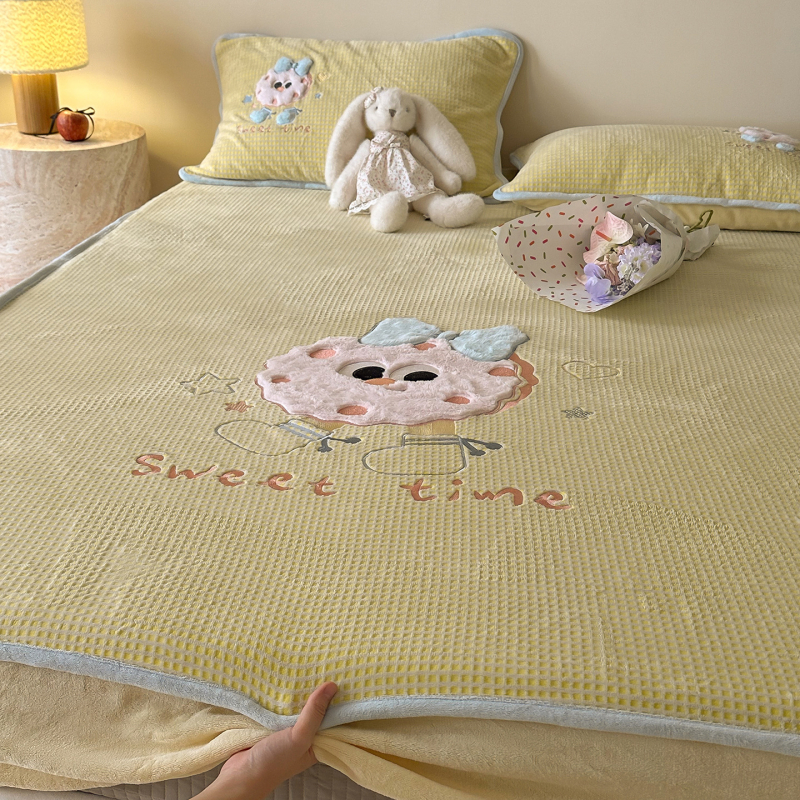 Trys dalių patalynės komplektas su animaciniu piešiniu, sintetinių pluoštų su reaktyviu dažymu, įtemptas lakštas