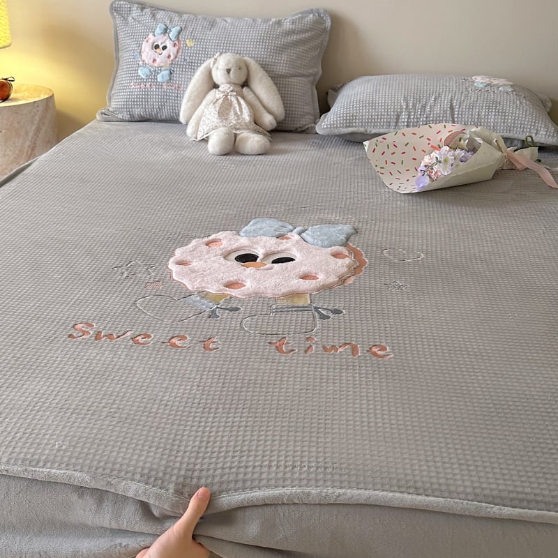 Trys dalių patalynės komplektas su animaciniu piešiniu, sintetinių pluoštų su reaktyviu dažymu, įtemptas lakštas