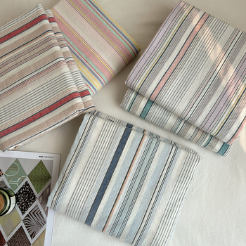 Medvilninis patalynės komplektas studentų bendrabutyje – dryžių raštas, twill audinys, reaktyvinis spausdinimas ir dažymas, audinio tankis 133x72, siūlų skaičius 40