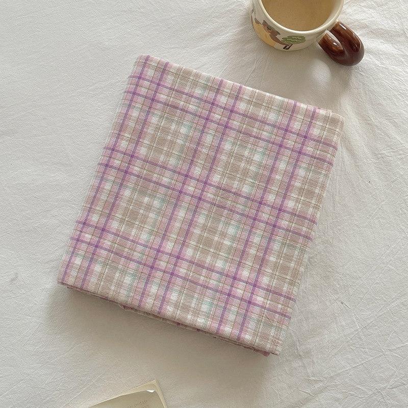 Medvilninis patalynės komplektas studentų bendrabutyje – dryžių raštas, twill audinys, reaktyvinis spausdinimas ir dažymas, audinio tankis 133x72, siūlų skaičius 40