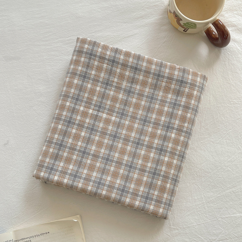 Medvilninis patalynės komplektas studentų bendrabutyje – dryžių raštas, twill audinys, reaktyvinis spausdinimas ir dažymas, audinio tankis 133x72, siūlų skaičius 40