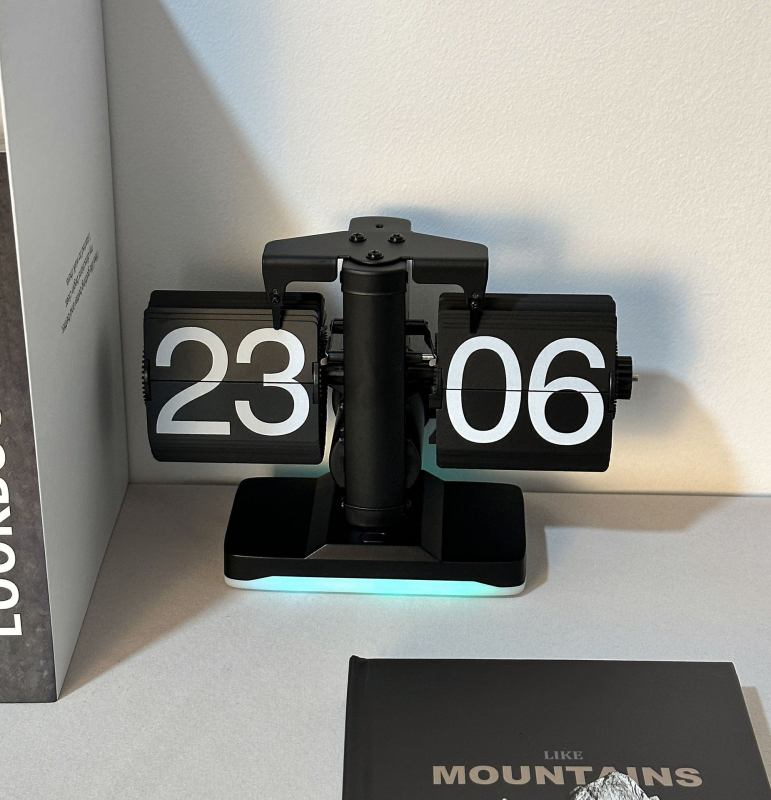 Ρολόι επιτραπέζιο με μπαταρία, κίνηση Wonderful moment, μεταλλικό περίβλημα και μεταλλικός καντράν